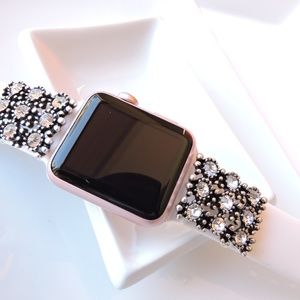 Bundle 🛍💞3/$50 👛🛍 Apple Watch Jewelry